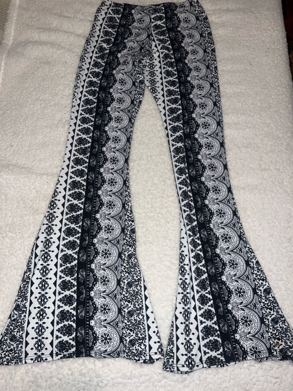 Black & White Patterned Women's Wide-Leg Pants
